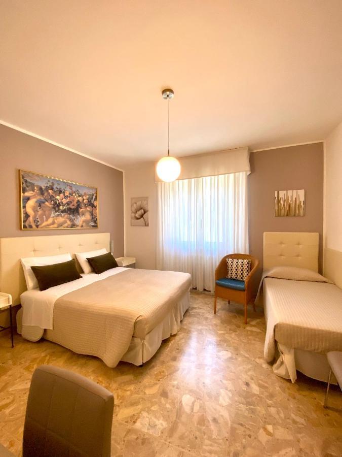 A Due Passi B&B Citta Sant'Angelo Exterior foto